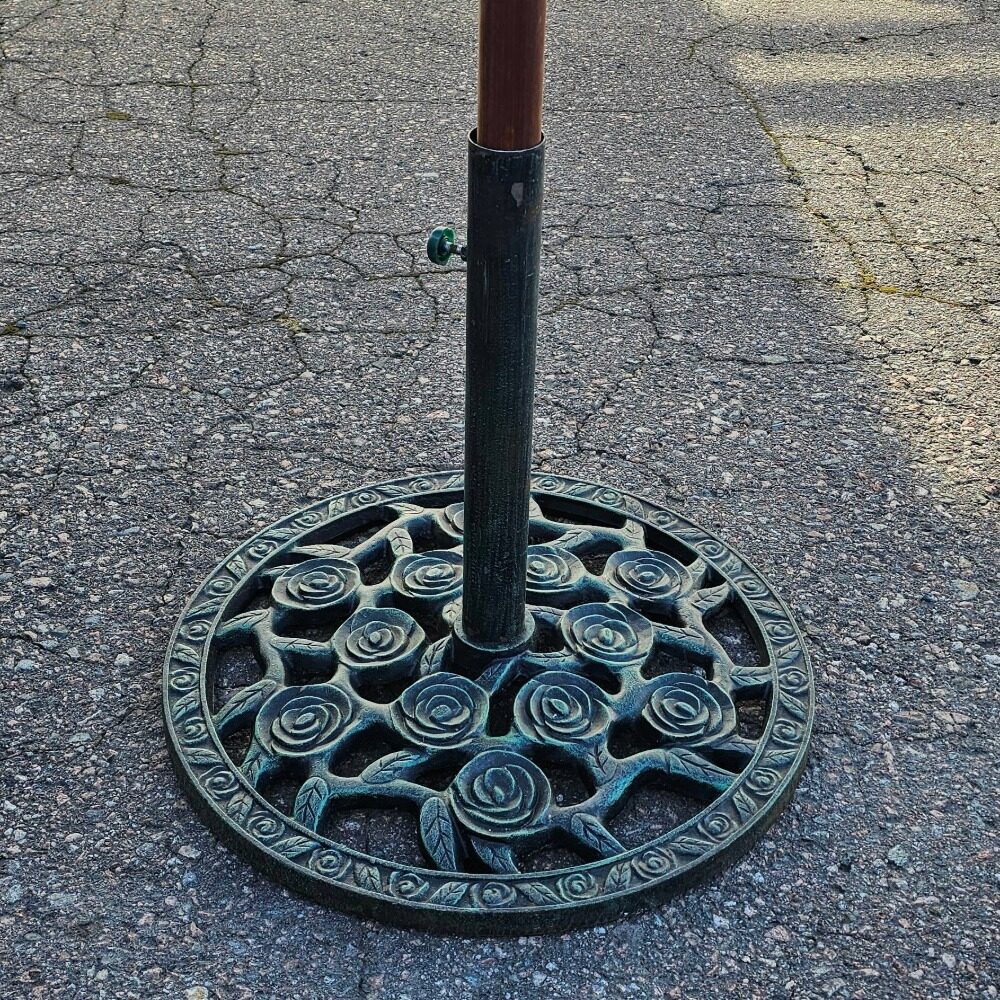 Aurinkovarjon jalka metalli (1) Aurinkovarjon jalka metalli (1)