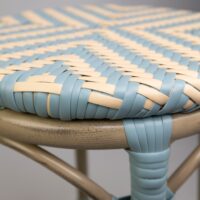 96915940_barkruk_todd_blauw_beige_6hr-scaled