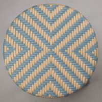 96915970_hocker_todd_blauw_beige_4hr-scaled
