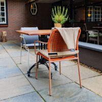96916750_terrasstoel_twist_oranje_sfeer